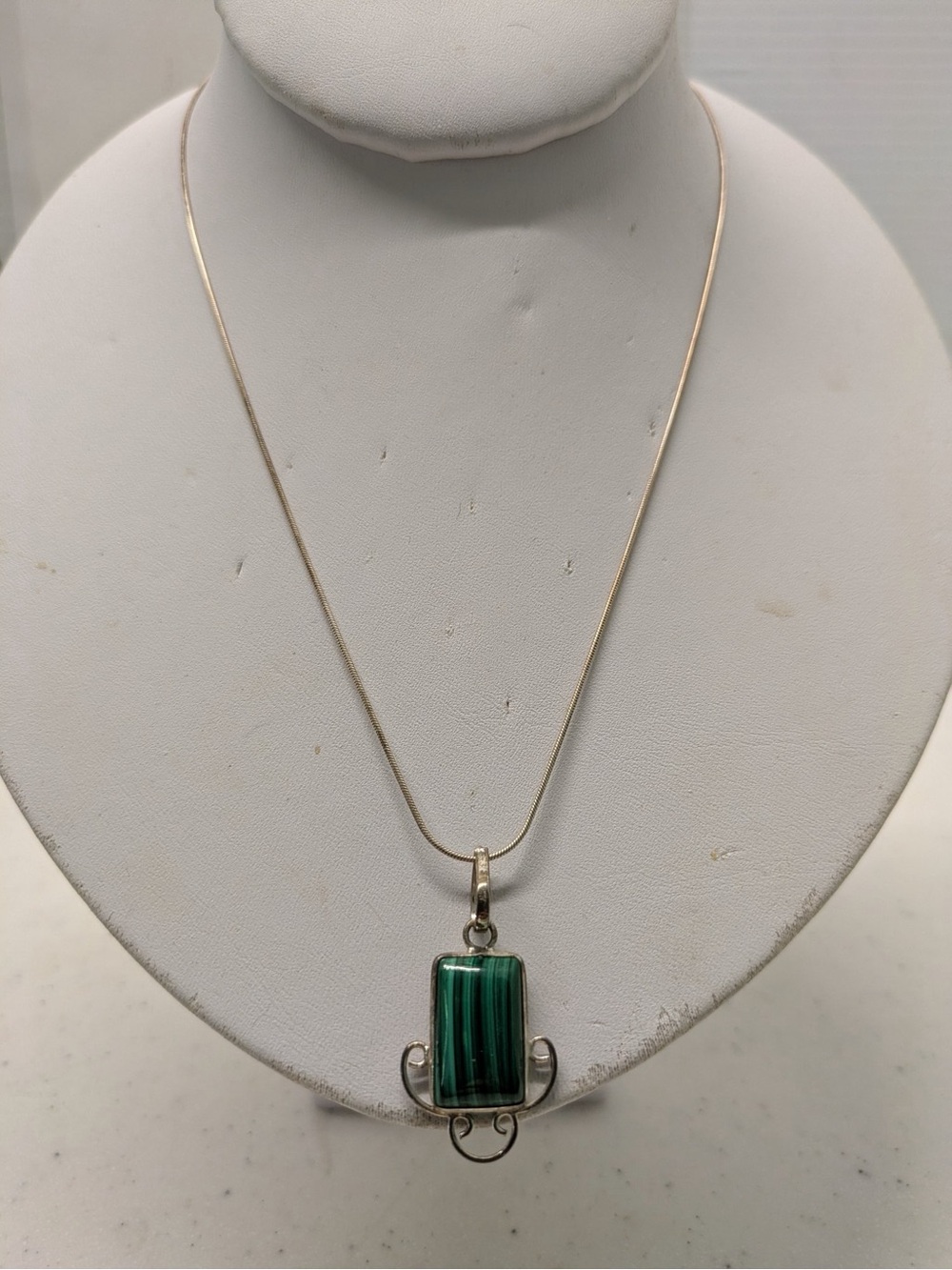 Sterling Silver Malachite Pendant Necklace